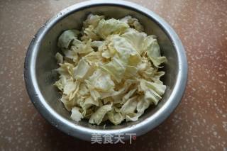 芝麻椒香卷心菜的做法步骤：1