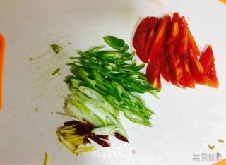 青椒土豆片的做法步骤：2