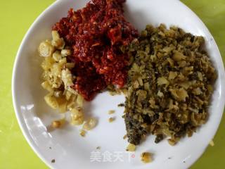 香椿鲫鱼的做法步骤：5