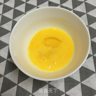 鸡蛋饼的做法步骤：2