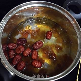 冰糖红枣炖桃胶的做法步骤：4