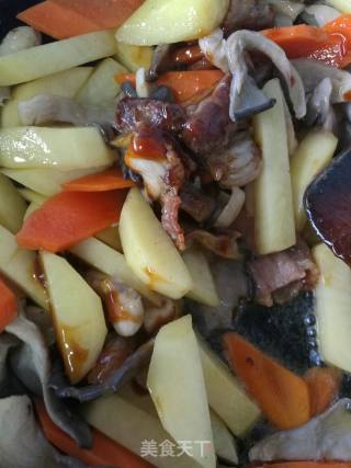 五花肉烧蘑菇土豆的做法步骤：6