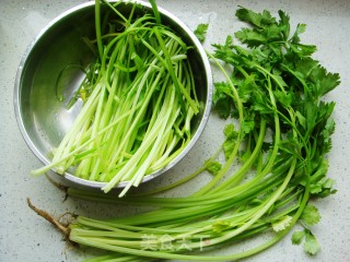 木耳小炒肉的做法步骤：2