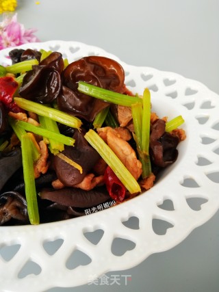 木耳小炒肉的做法步骤：10