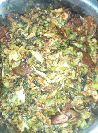 腊肉炒腌菜的做法步骤：1