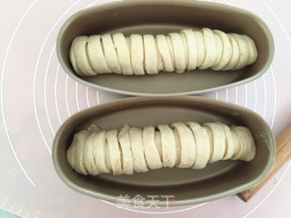 酸奶蜜豆面包的做法步骤：12