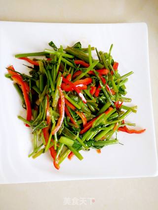 ＃春食野菜香＃野芹菜炒肉丝的做法步骤：8