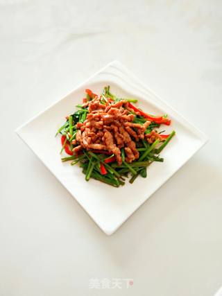 ＃春食野菜香＃野芹菜炒肉丝的做法步骤：11
