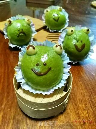 Q萌青蛙小面包（抹茶椰蓉奶黄包）的做法步骤：11