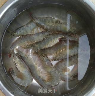 蒜蓉烤虾的做法步骤：1