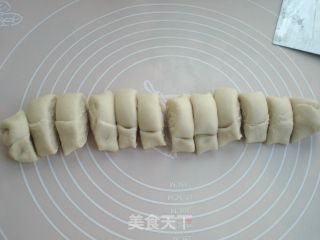 豆沙荷花酥的做法步骤：4