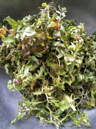 ＃春食野菜香＃炸荠菜猪肉春卷的做法步骤：1