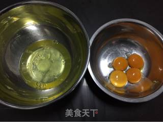 电饭锅版戚风蛋糕的做法步骤：1