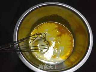 电饭锅版戚风蛋糕的做法步骤：3