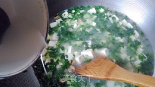 荠菜虾米豆腐羹的做法步骤：9
