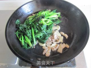菠菜炒肉丝的做法步骤：6