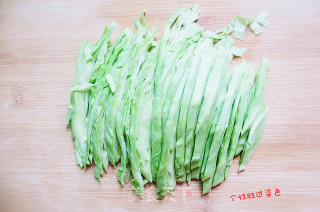 包菜煎饼的做法步骤：1
