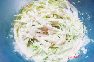 包菜煎饼的做法步骤：3
