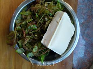 香椿芽拌豆腐的做法步骤：1