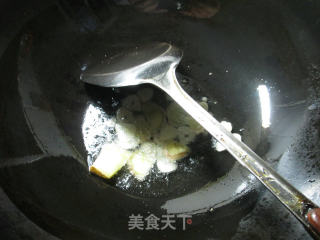蛳螺炒花蛤的做法步骤：2