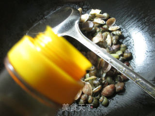 蛳螺炒花蛤的做法步骤：6