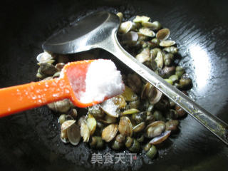 蛳螺炒花蛤的做法步骤：8