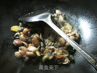 蛳螺炒花蛤的做法步骤：9