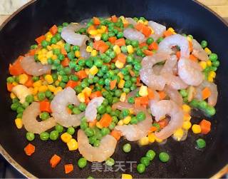青豆爆虾仁的做法步骤：2