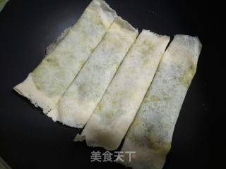 韭菜鸡蛋卷的做法步骤：4