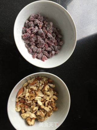香蕉全麦果仁软欧的做法步骤：3