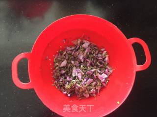 野葛花鹅蛋卷的做法步骤：1