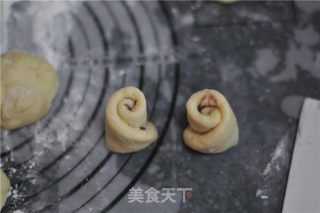 紫薯红豆卷面包花的做法步骤：9