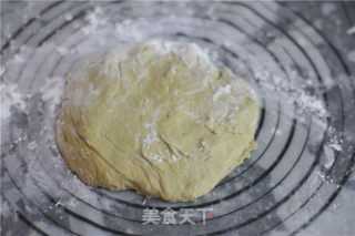 抹茶红豆麻薯夹心软欧包的做法步骤：4