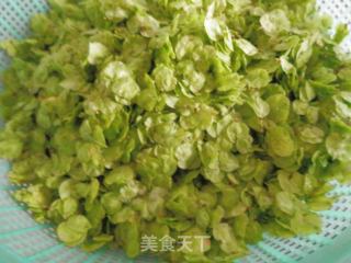 榆钱饼的做法步骤：1