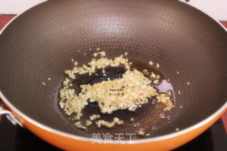 蒜蓉炒蕨菜的做法步骤：4
