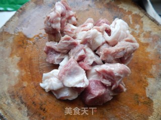 孜然烤羊肉串的做法步骤：1