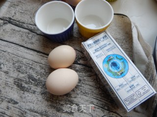 牛奶布丁的做法步骤：1