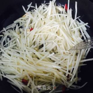 酸辣土豆丝的做法步骤：4