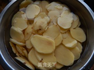 黑胡椒料烤土豆片的做法步骤：1