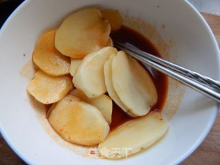 黑胡椒料烤土豆片的做法步骤：6