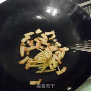 韭菜炒豆芽的做法步骤：2
