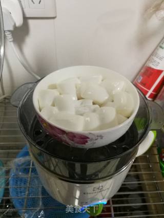 嗯 好吃不好看的芒果味核桃牛轧糖的做法步骤：4