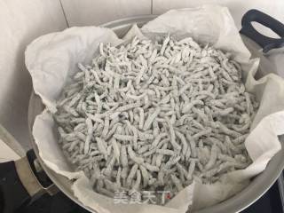 粉蒸枸棒槌的做法步骤：3