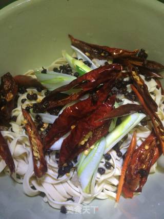 炝拌干豆腐的做法步骤：6