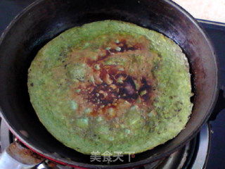 煎翡翠茼蒿蛋的做法步骤：9