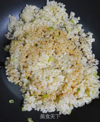 CoCoLc的私菜食谱经－－酱油炒饭【糙米饭版】的做法步骤：4