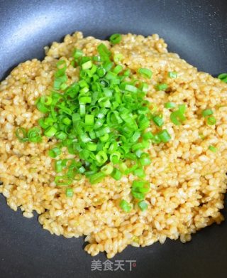 CoCoLc的私菜食谱经－－酱油炒饭【糙米饭版】的做法步骤：5