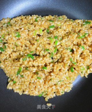 CoCoLc的私菜食谱经－－酱油炒饭【糙米饭版】的做法步骤：6