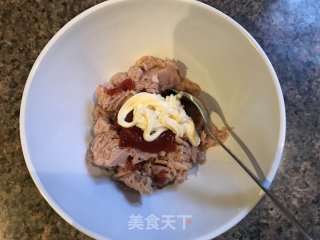 鲔鱼芝士烤吐司的做法步骤：2