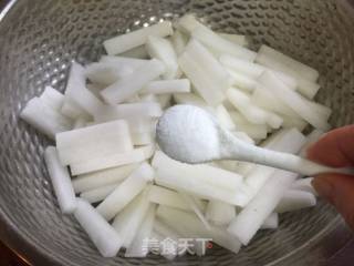 泡椒萝卜条的做法步骤：2